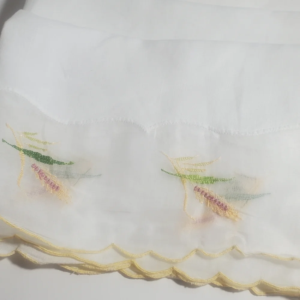 LOT of (11)  Vintage Embroidered Cocktail Napkins, Kitchen Towels & Tea Towels